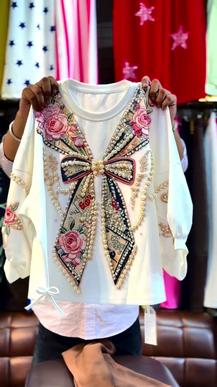 ✨ Statement White Sweatshirt With Oversized Floral Bow Design, Pearl Embellishments & Romantic Decorative Detailing