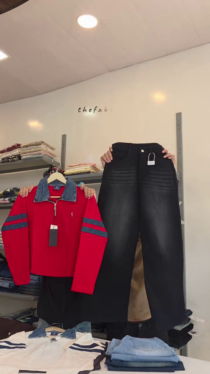 ⚡ Bold Red Zip-Neck Long Sleeve Top Paired With Black Wide-Leg Denim Jeans for a Sporty Modern Streetwear Look