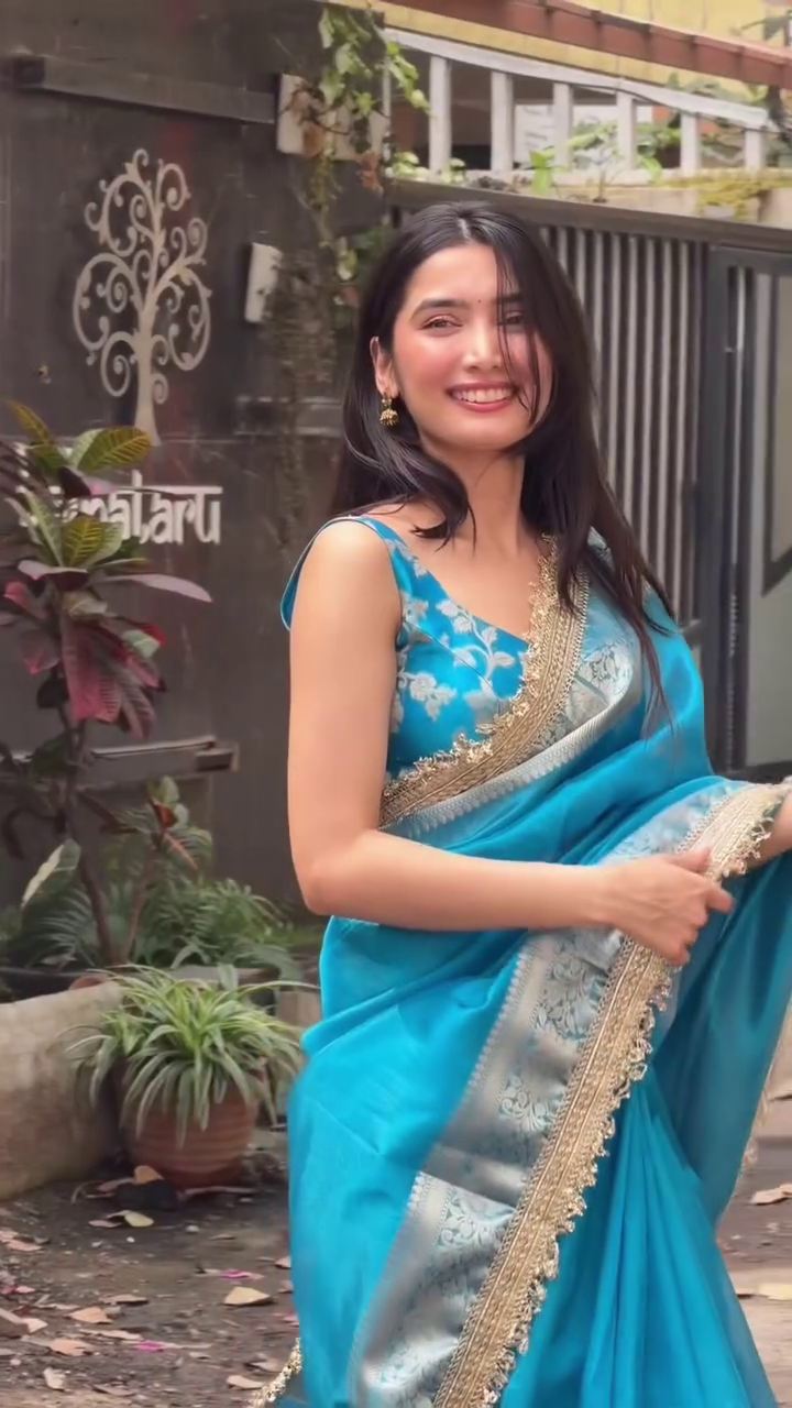 Elegant Teal Blue Saree with Golden Border - Image 5